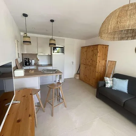 Avec Piscine, A 150m De La Plage, Quartier Anime, Parking Prive, 4 Pers, Animaux Non Admis - Fr-1-328-189 * Λα Γκραντ-Μοτ